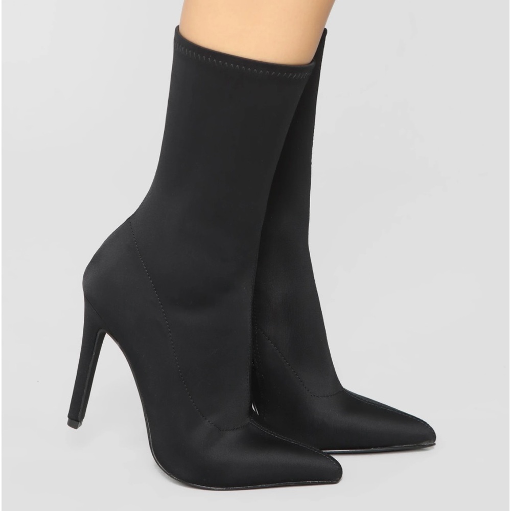 Stiletto black Booties 😍